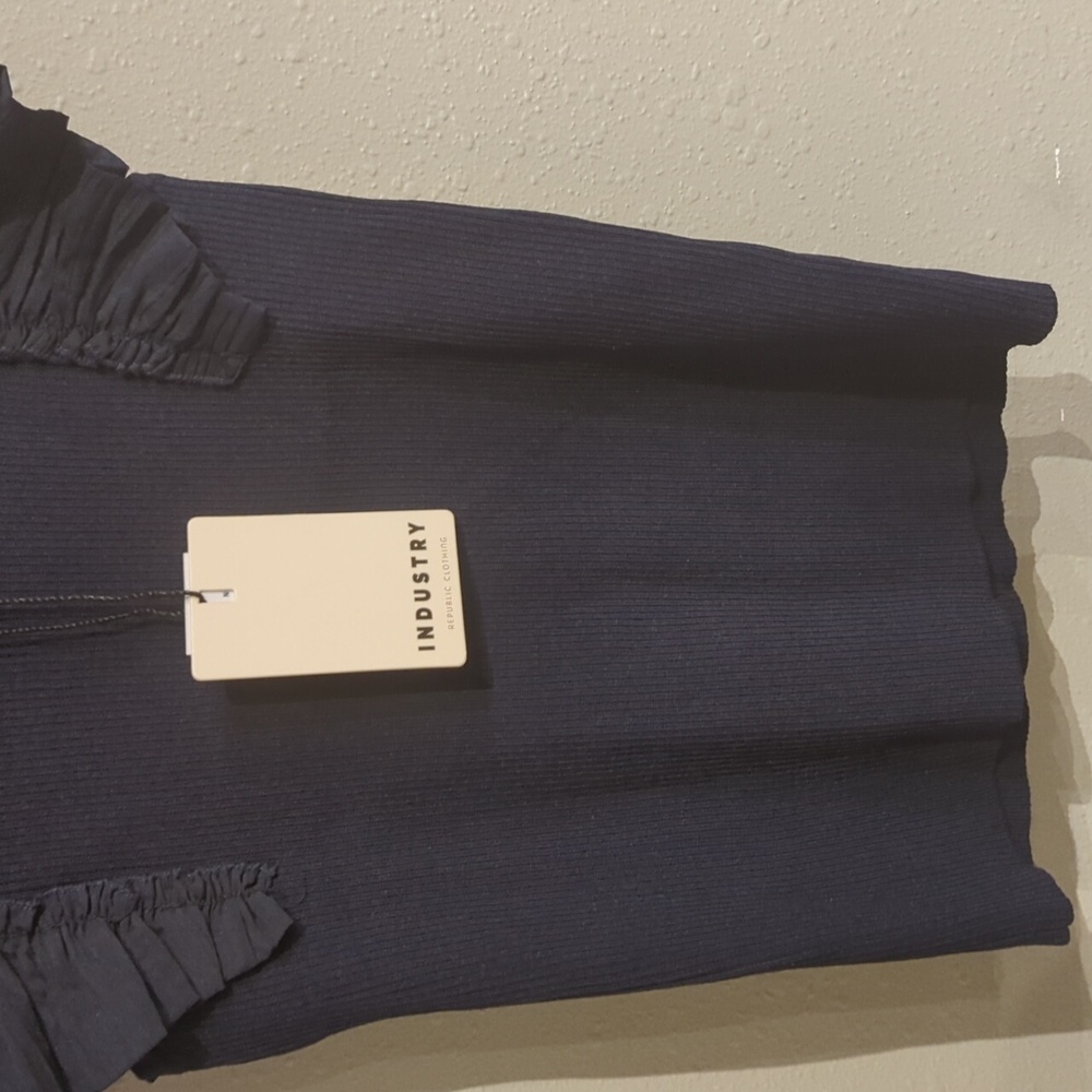 Industry Republic Clothing Women's Size Small Navy Blue Flutter Top Ribbed Nwt - Picture 5 of 12